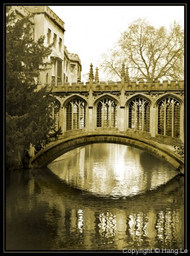 Cambridge in monotone - Photo 3